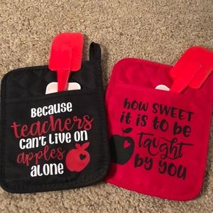 Hot plate oven mitt teacher gift